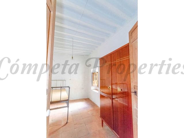 Image No.9-6 Bed Townhouse for sale