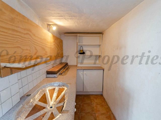 Image No.12-4 Bed Townhouse for sale