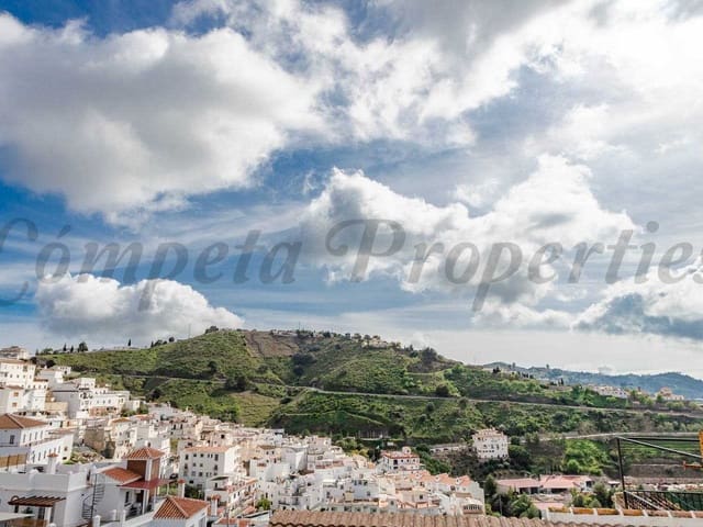 Image No.15-4 Bed Townhouse for sale