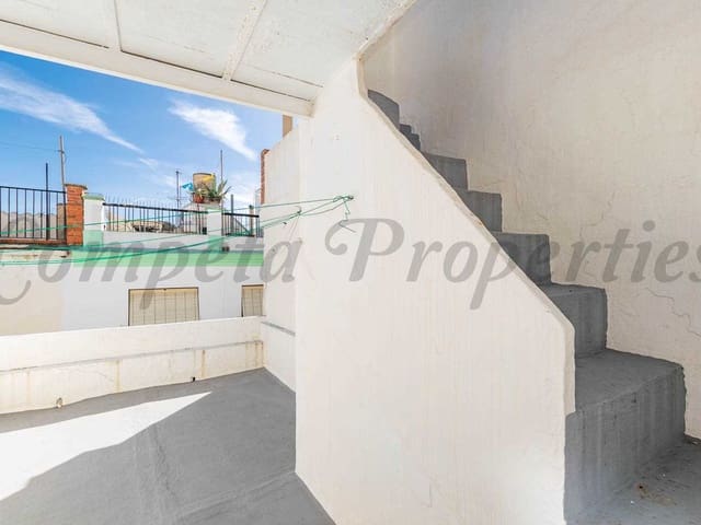 Image No.11-4 Bed Townhouse for sale