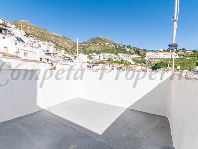 Image No.12-4 Bed Townhouse for sale