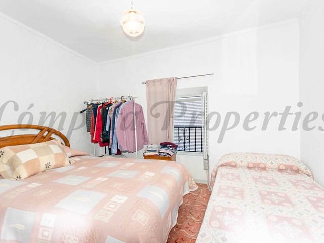 Image No.8-4 Bed Townhouse for sale