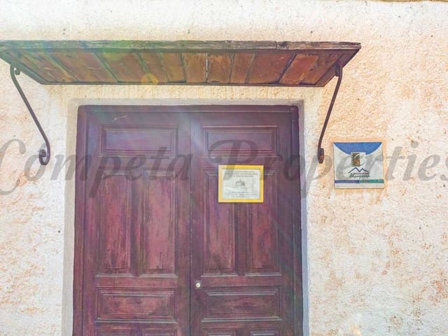 Image No.18-16 Bed Property for sale