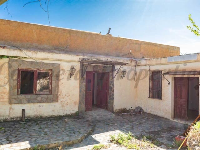 Image No.3-16 Bed Property for sale