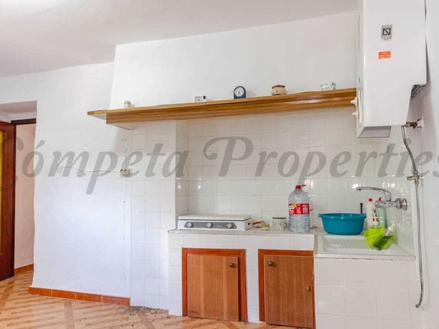 Image No.10-4 Bed Townhouse for sale