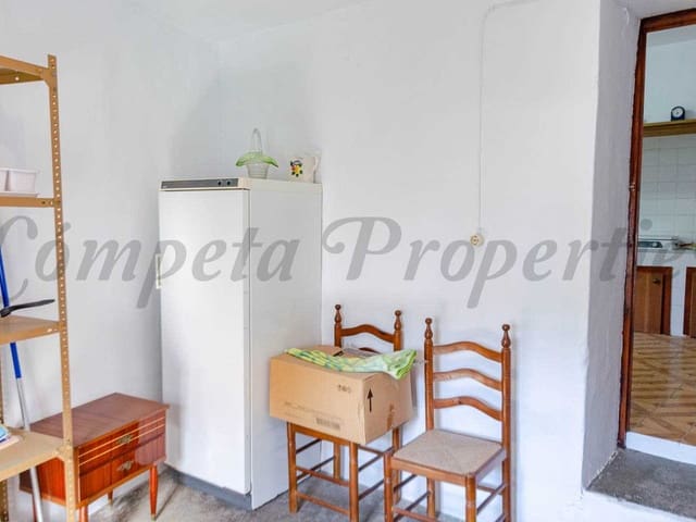 Image No.13-4 Bed Townhouse for sale