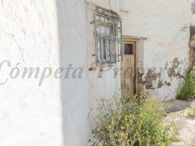 Image No.20-4 Bed Townhouse for sale