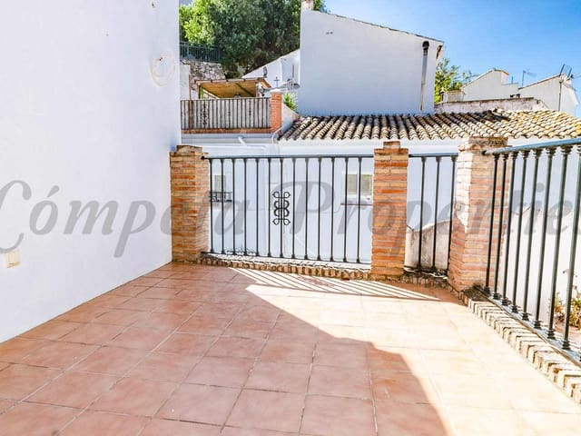 Image No.11-3 Bed Townhouse for sale