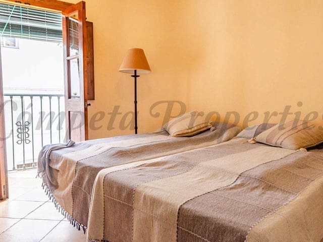 Image No.6-3 Bed Townhouse for sale