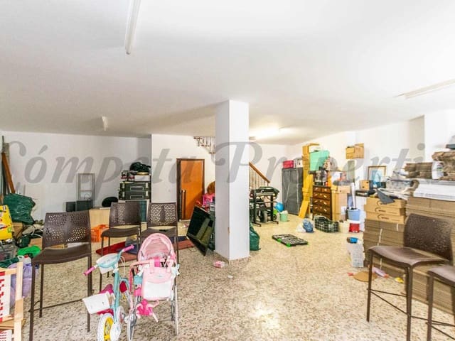 Image No.15-3 Bed Townhouse for sale