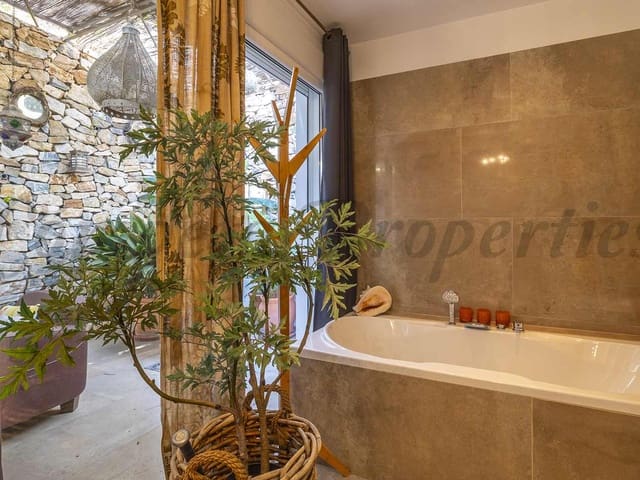 Image No.25-4 Bed Villa for sale