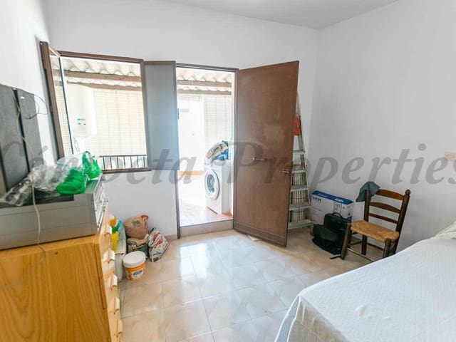 Image No.17-3 Bed Townhouse for sale