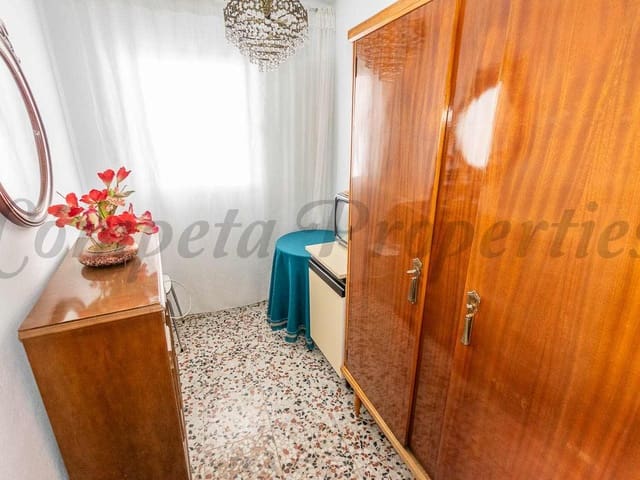 Image No.13-3 Bed Townhouse for sale