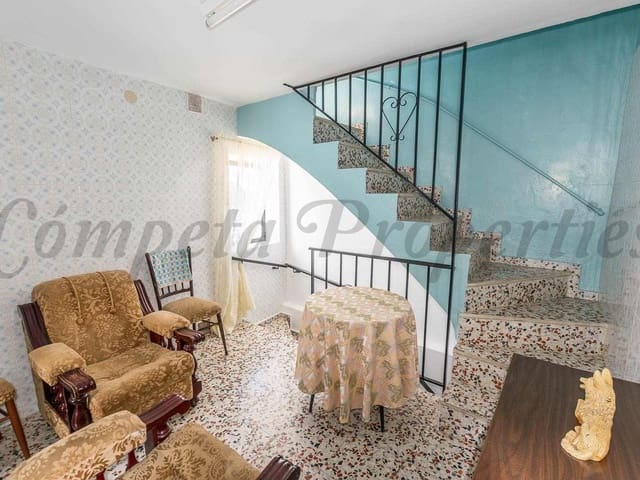 Image No.14-3 Bed Townhouse for sale