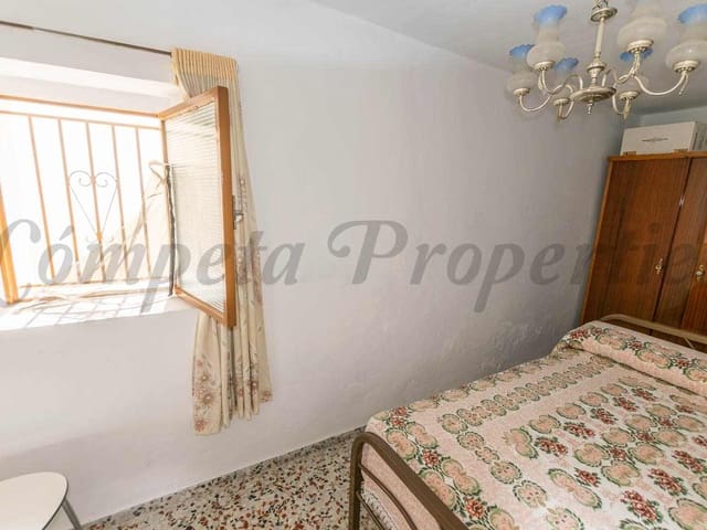 Image No.9-3 Bed Townhouse for sale