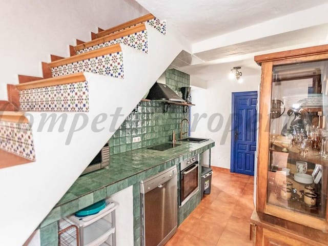 Image No.10-3 Bed Townhouse for sale