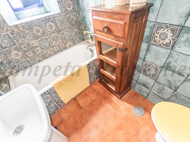 Image No.16-3 Bed Townhouse for sale