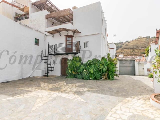 Image No.21-3 Bed Townhouse for sale