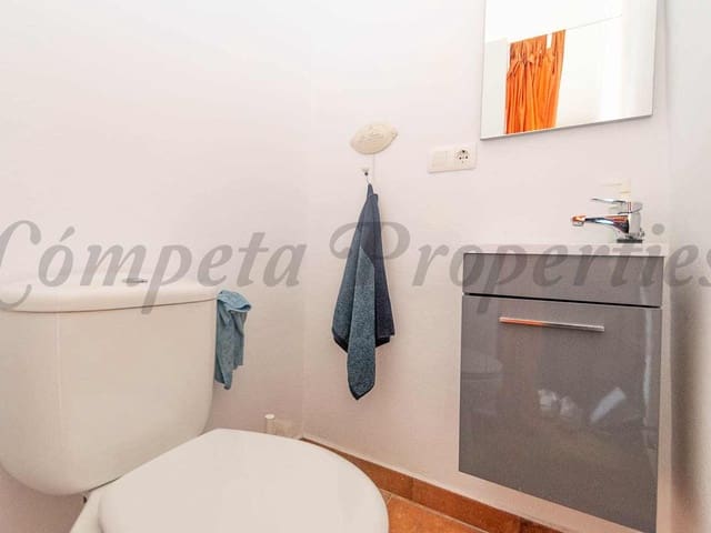 Image No.15-2 Bed Townhouse for sale