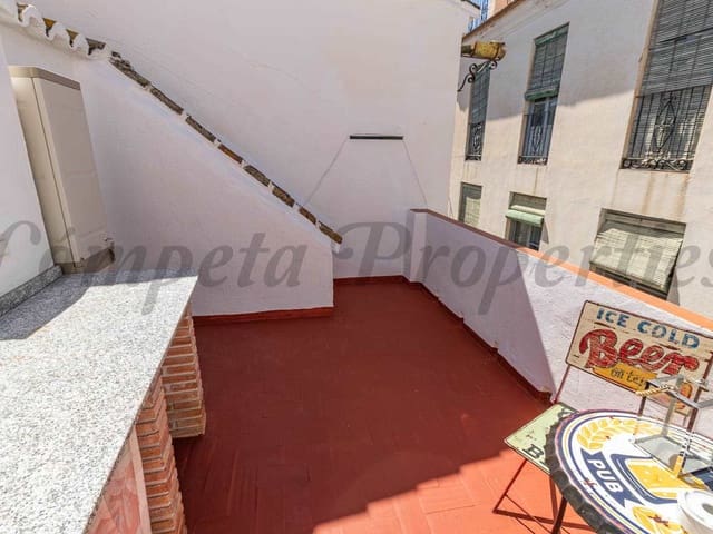 Image No.16-2 Bed Townhouse for sale