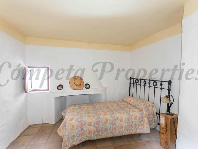 Image No.13-4 Bed Townhouse for sale