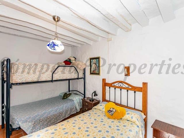 Image No.10-3 Bed Townhouse for sale