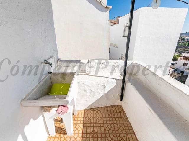 Image No.16-3 Bed Townhouse for sale