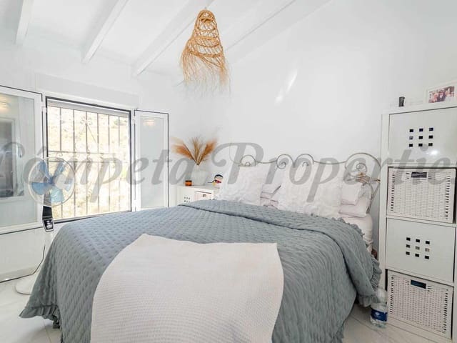 Image No.10-2 Bed Villa for sale