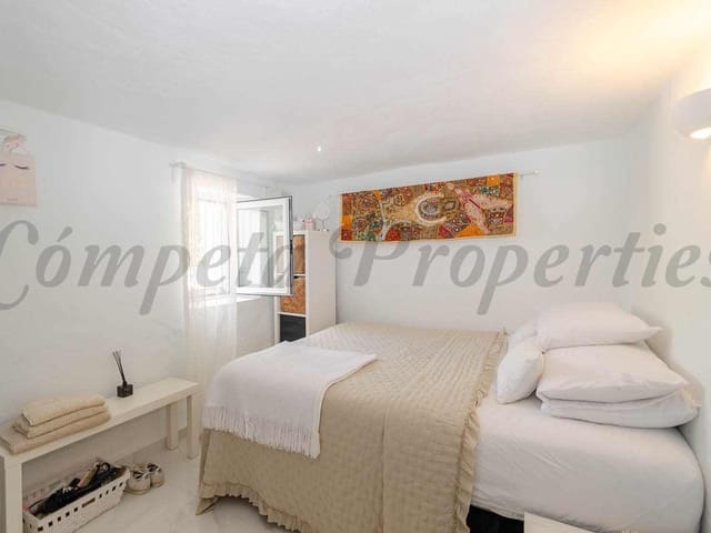 Image No.9-2 Bed Villa for sale