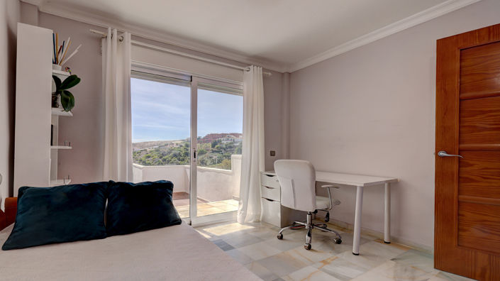 Image No.15-3 Bed Townhouse for sale