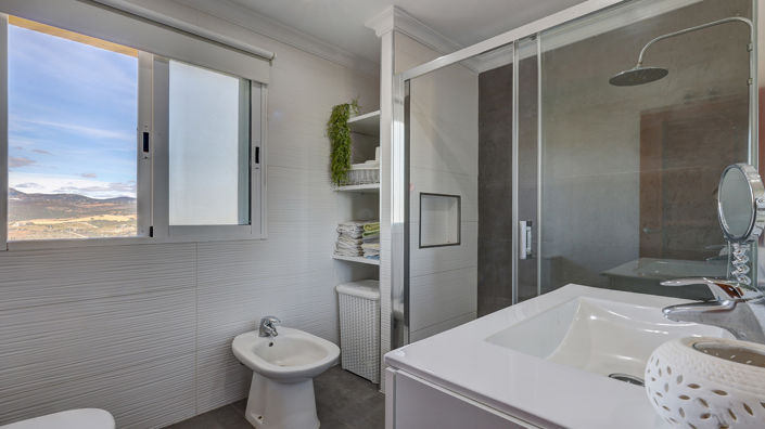 Image No.17-3 Bed Townhouse for sale