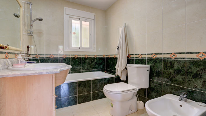 Image No.26-5 Bed Villa for sale