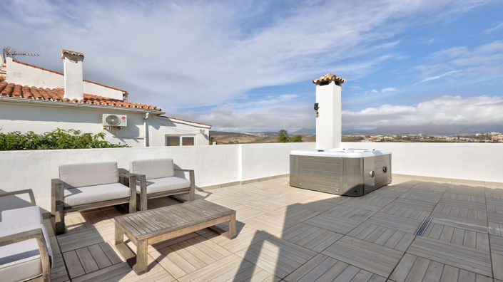 Image No.17-2 Bed House for sale