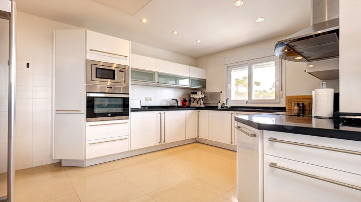 Image No.10-4 Bed Villa for sale