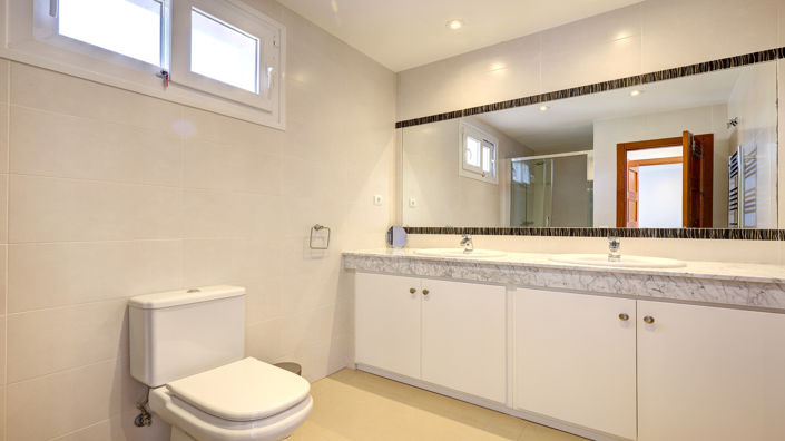 Image No.14-4 Bed Villa for sale