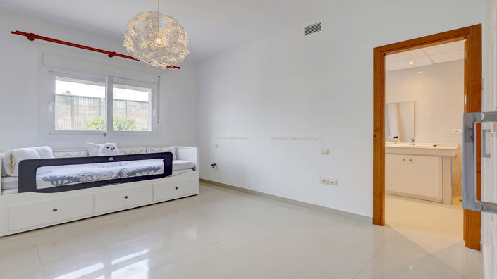 Image No.23-4 Bed Villa for sale