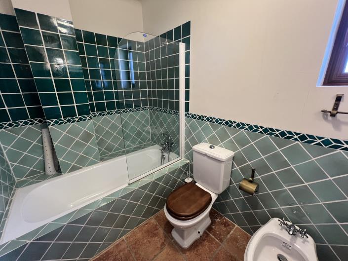 Image No.9-4 Bed Villa / Detached for sale