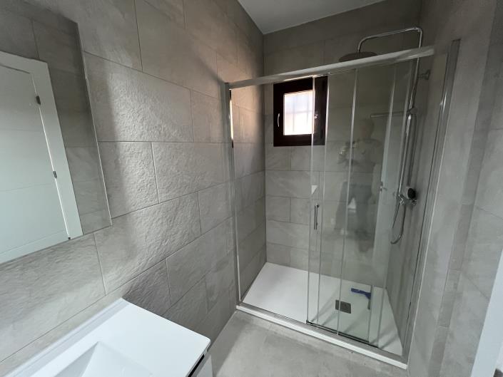 Image No.8-4 Bed Villa / Detached for sale