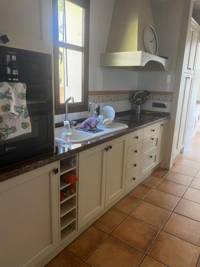 Image No.18-4 Bed Villa / Detached for sale