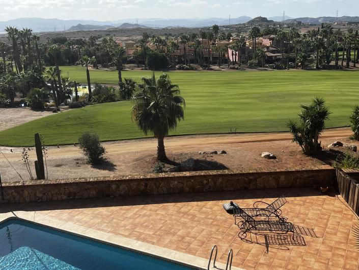 Image No.40-4 Bed Villa / Detached for sale