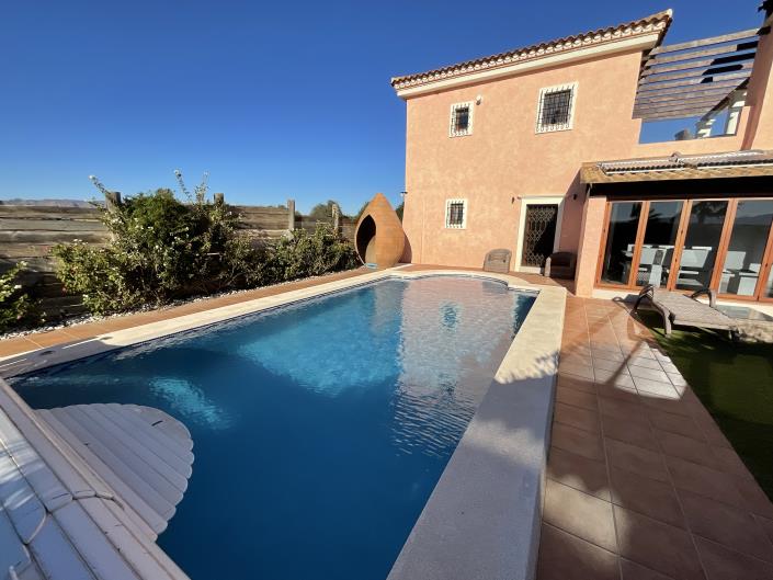 Image No.19-3 Bed Villa / Detached for sale