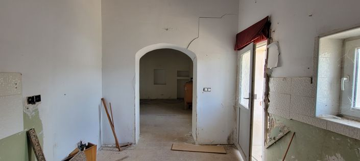 Image No.12-4 Bed Property for sale