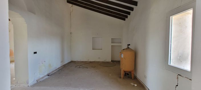 Image No.13-4 Bed Property for sale