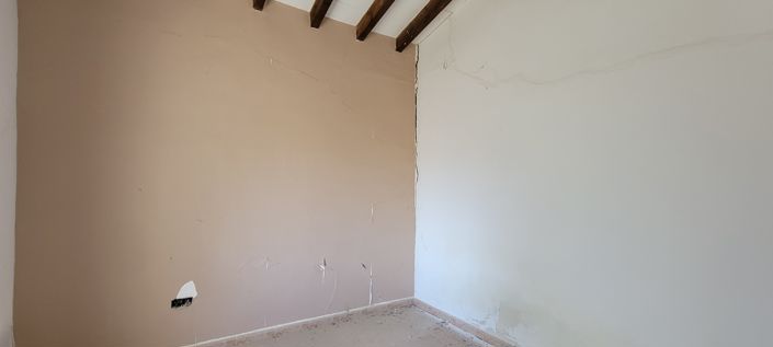 Image No.20-4 Bed Property for sale