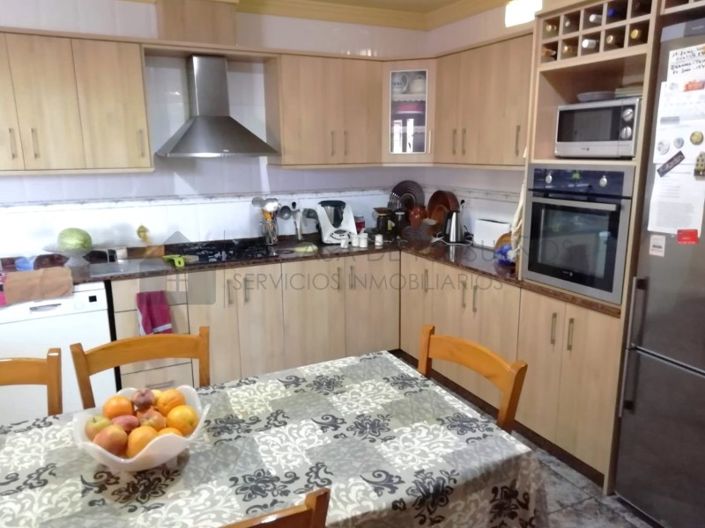 Image No.2-6 Bed Townhouse for sale