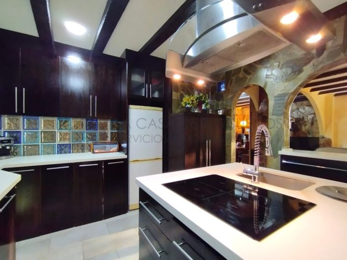 Image No.14-2 Bed Villa for sale