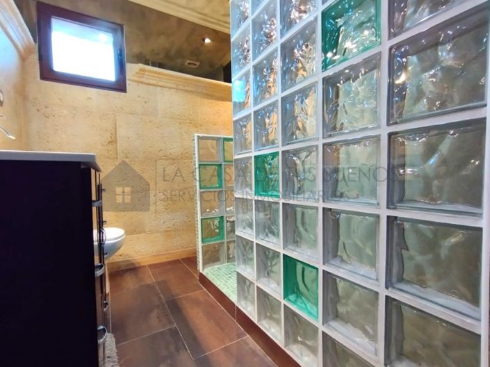 Image No.25-2 Bed Villa for sale