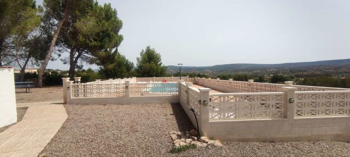 Image No.18-9 Bed Commercial for sale