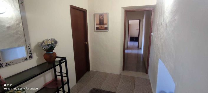 Image No.21-6 Bed Property for sale