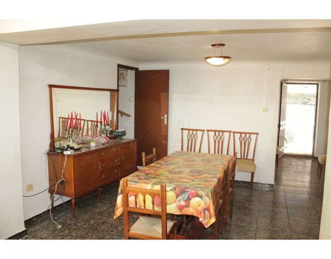 Image No.12-4 Bed Townhouse for sale